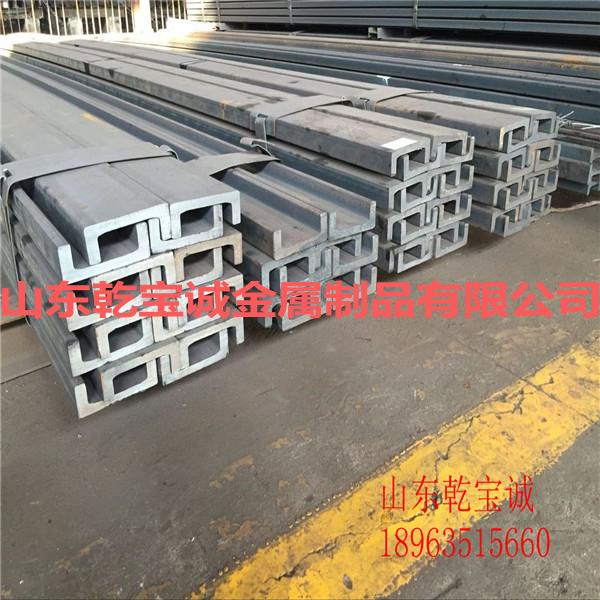 热轧J型叉车门架槽钢下腿高测量工具的制作方法