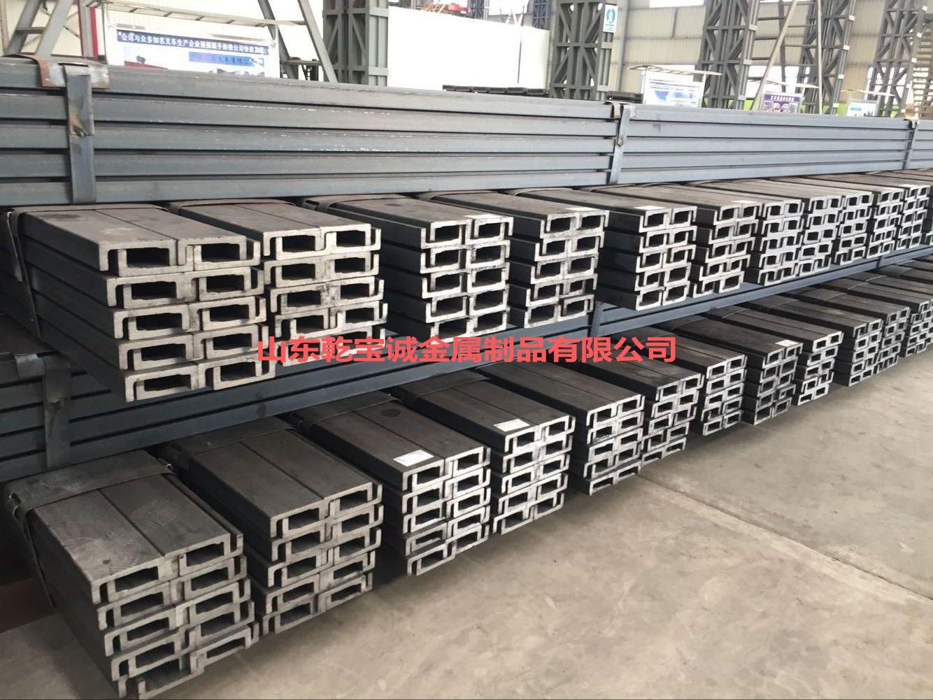 叉车门架用槽钢包括两侧翼板1和腹板2