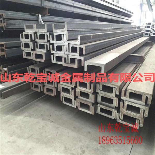 为保证货叉平稳升降，下腿高尺寸精度需要保证，两下腿高度的差值也要控制在公差范围内