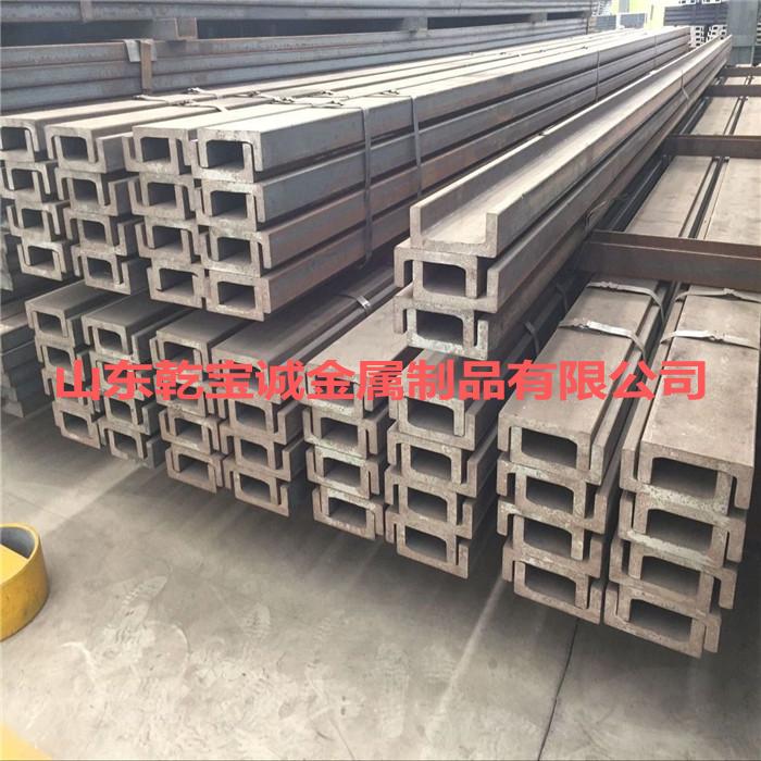 新型叉车门架型钢断面特性分析