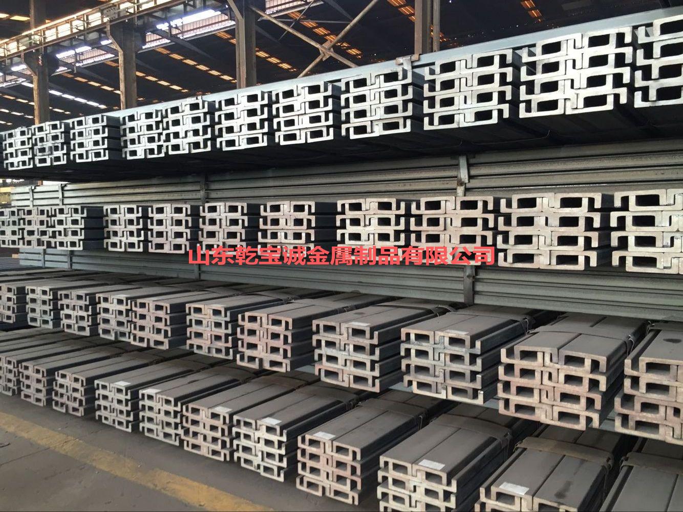 导轨升降机的结构