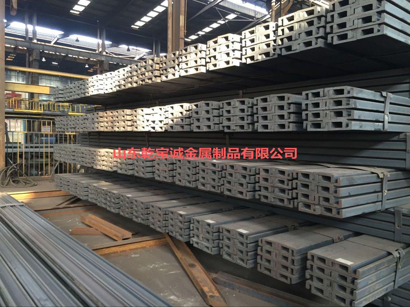 叉车门架型钢，L 型门架立柱断面积：